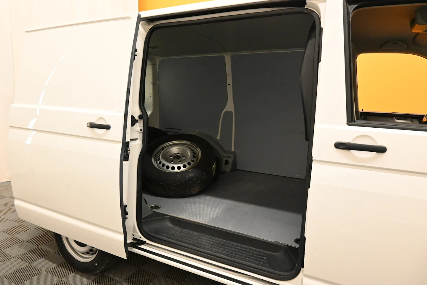 Car Image - 4yFRYSTZel33qYR2yWZezb