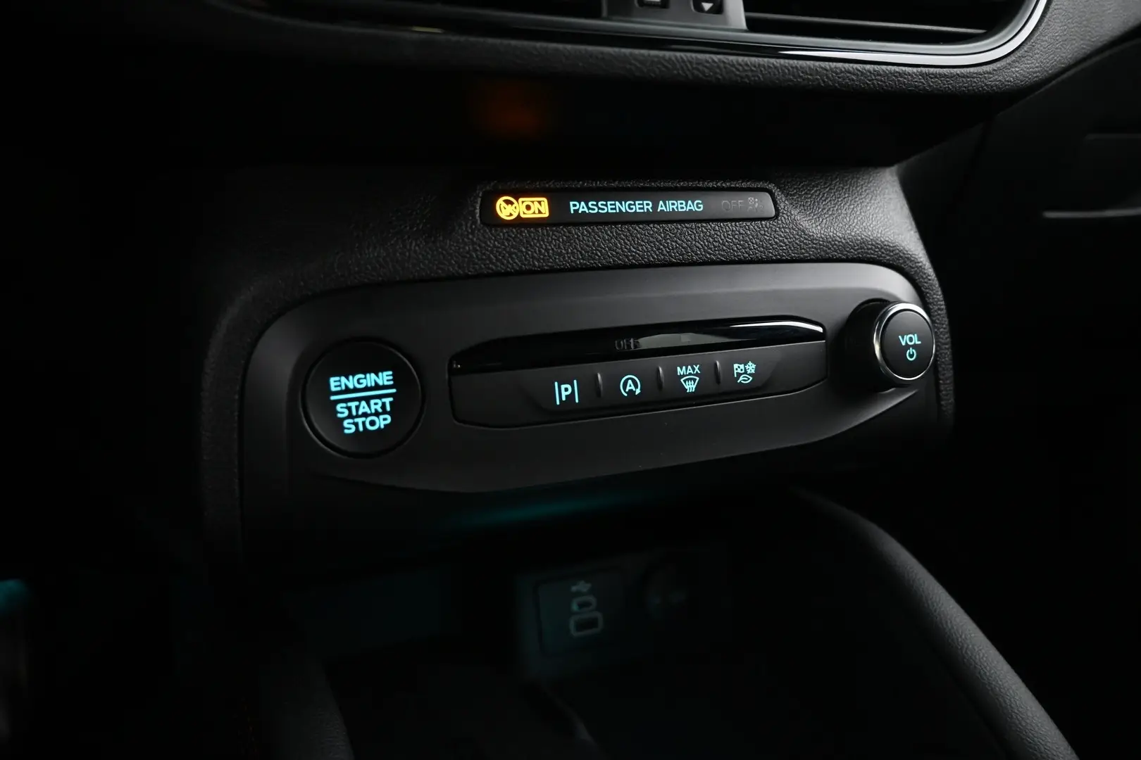 Car Image - 3Q0B6ZzEMtaUoq1jWaJdaL