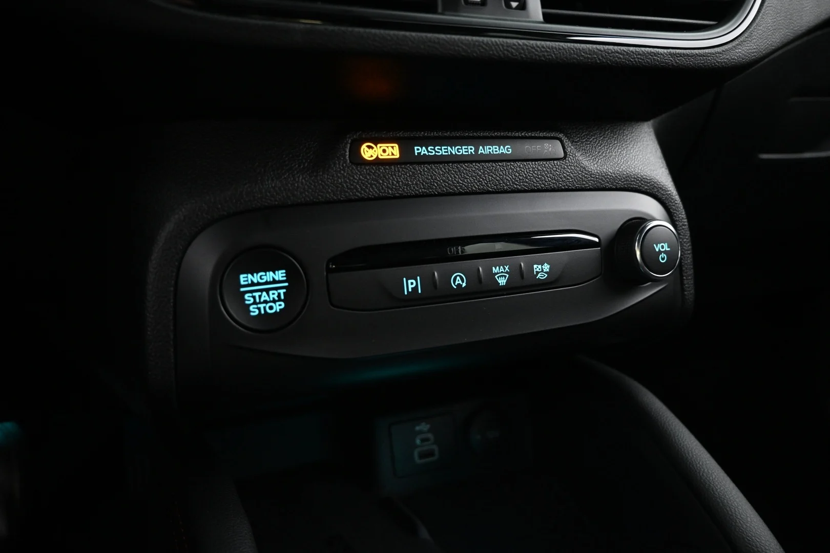 Car Image - 3Q0B6ZzEMtaUoq1jWaJdaL