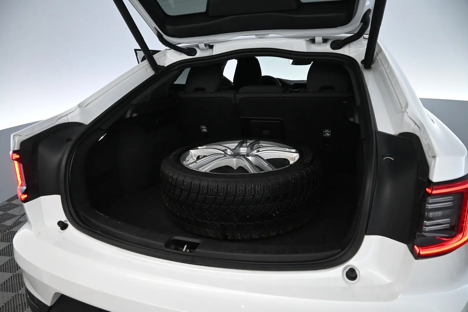 Car Image - 1LzhR75lq3iowIiMkKJmlZ