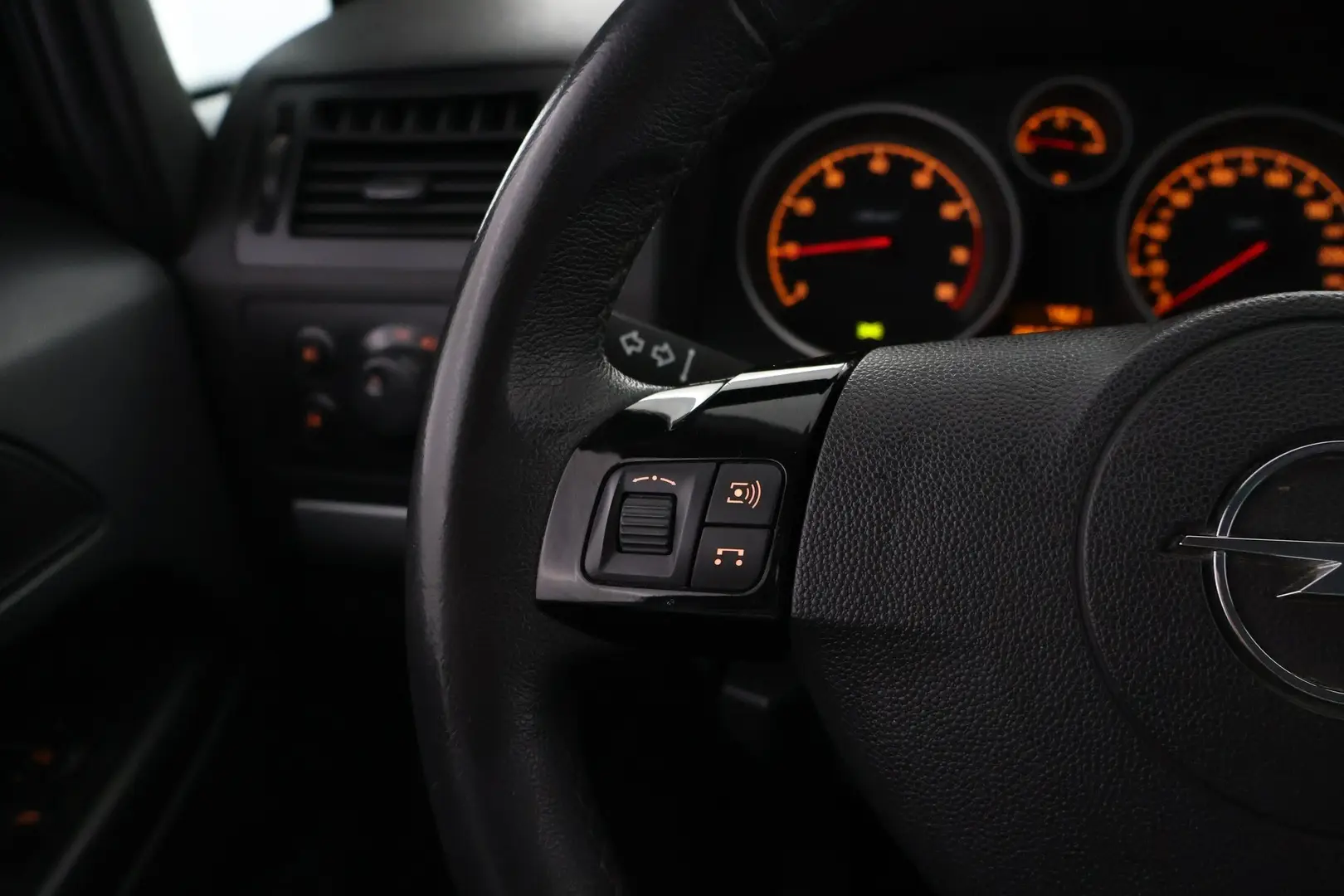 Car Image - 6anzIA0h9ACnwlI7hfcxMh