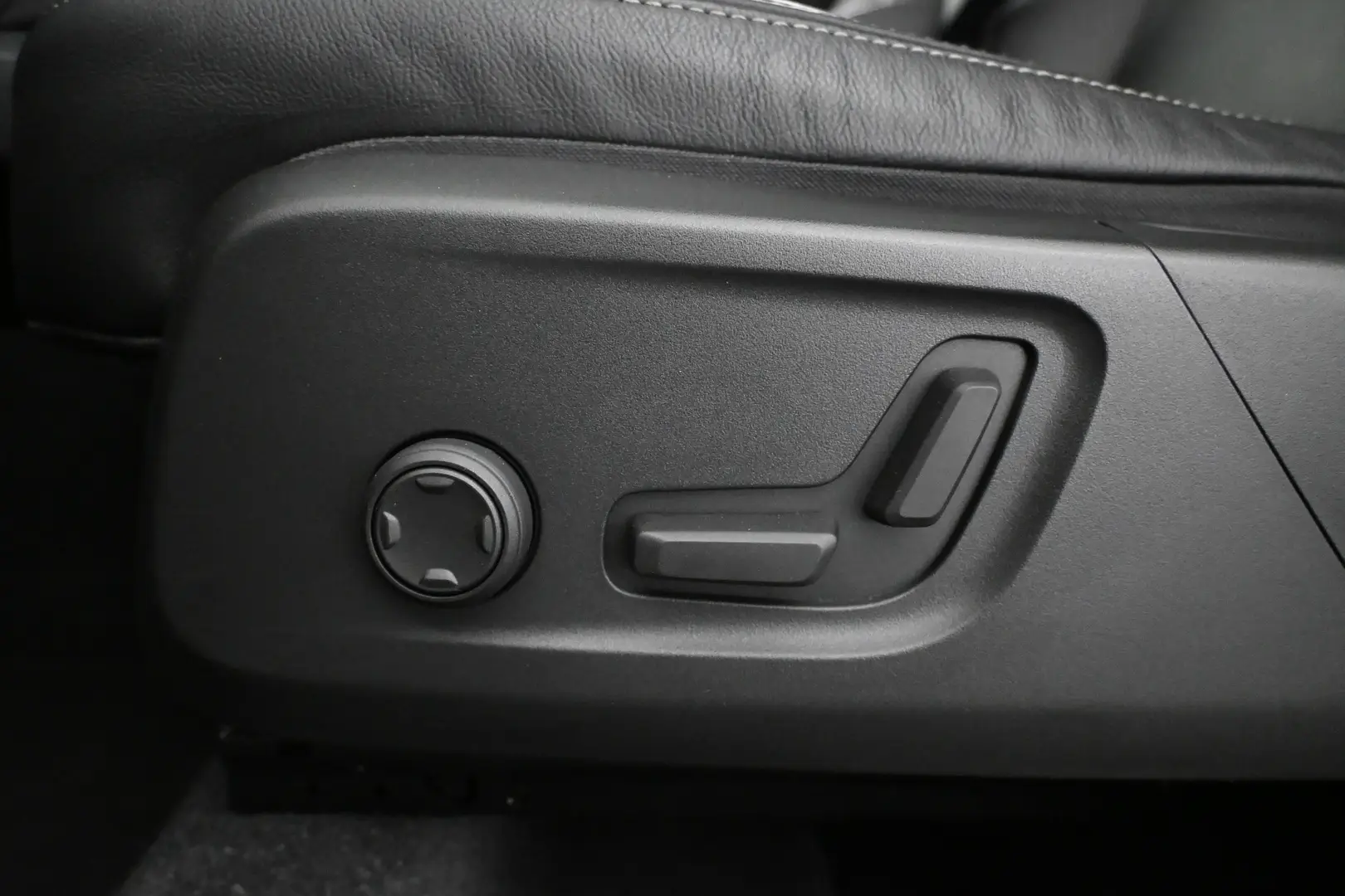Car Image - vsKuzJ5VKboeEMwWi2dsE