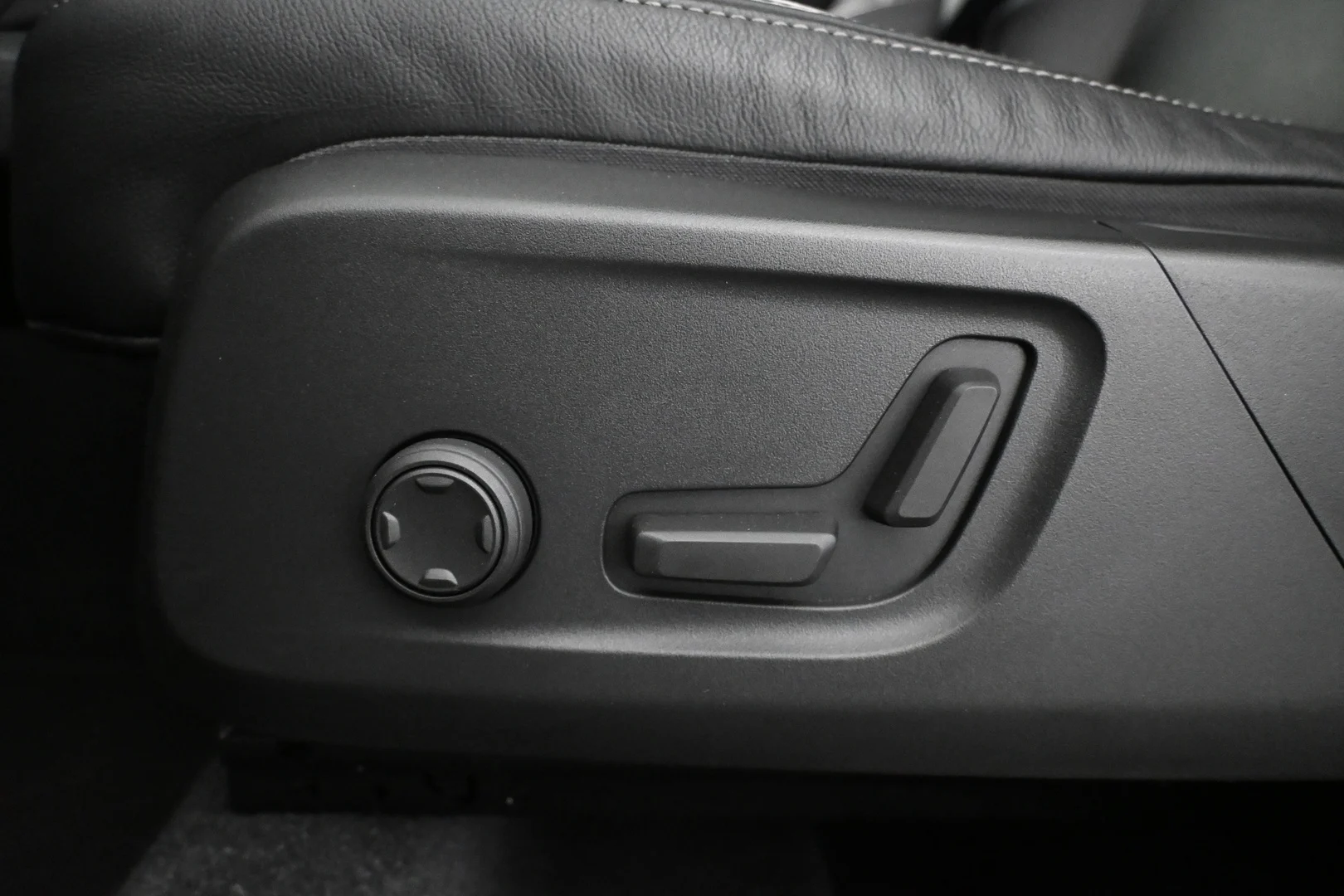 Car Image - vsKuzJ5VKboeEMwWi2dsE