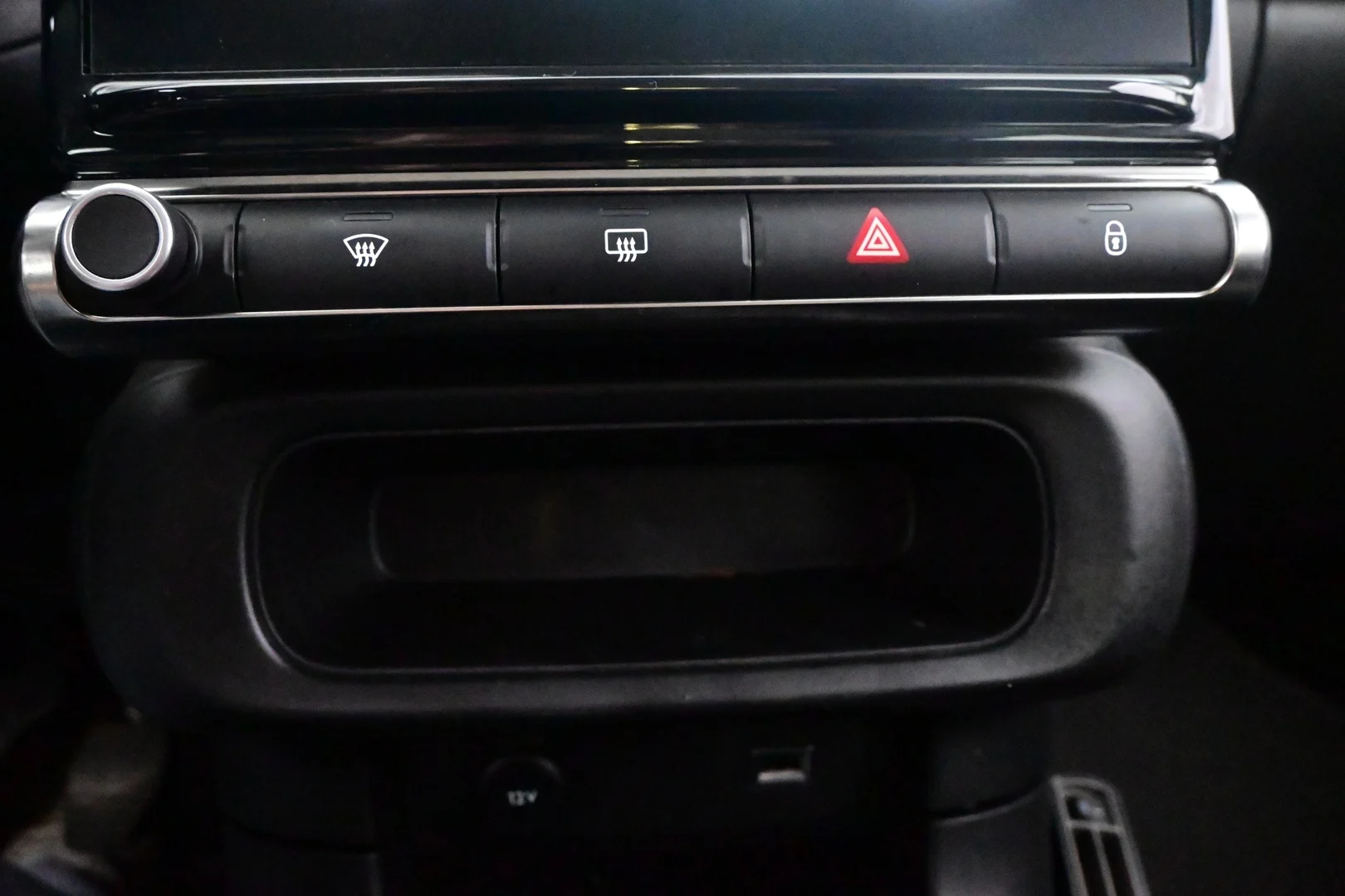 Car Image - 74ENhmoLEev94zwLShDzb1