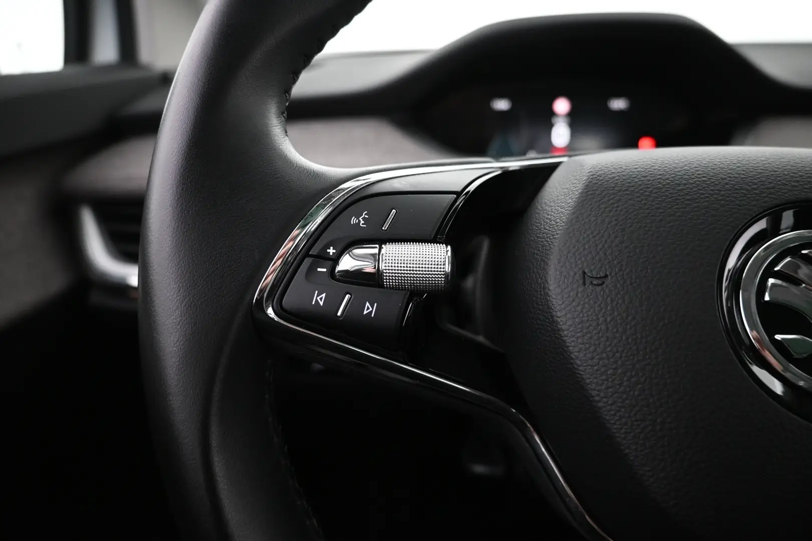 Car Image - 2u9giQqXkxyRvR6RnudEm8
