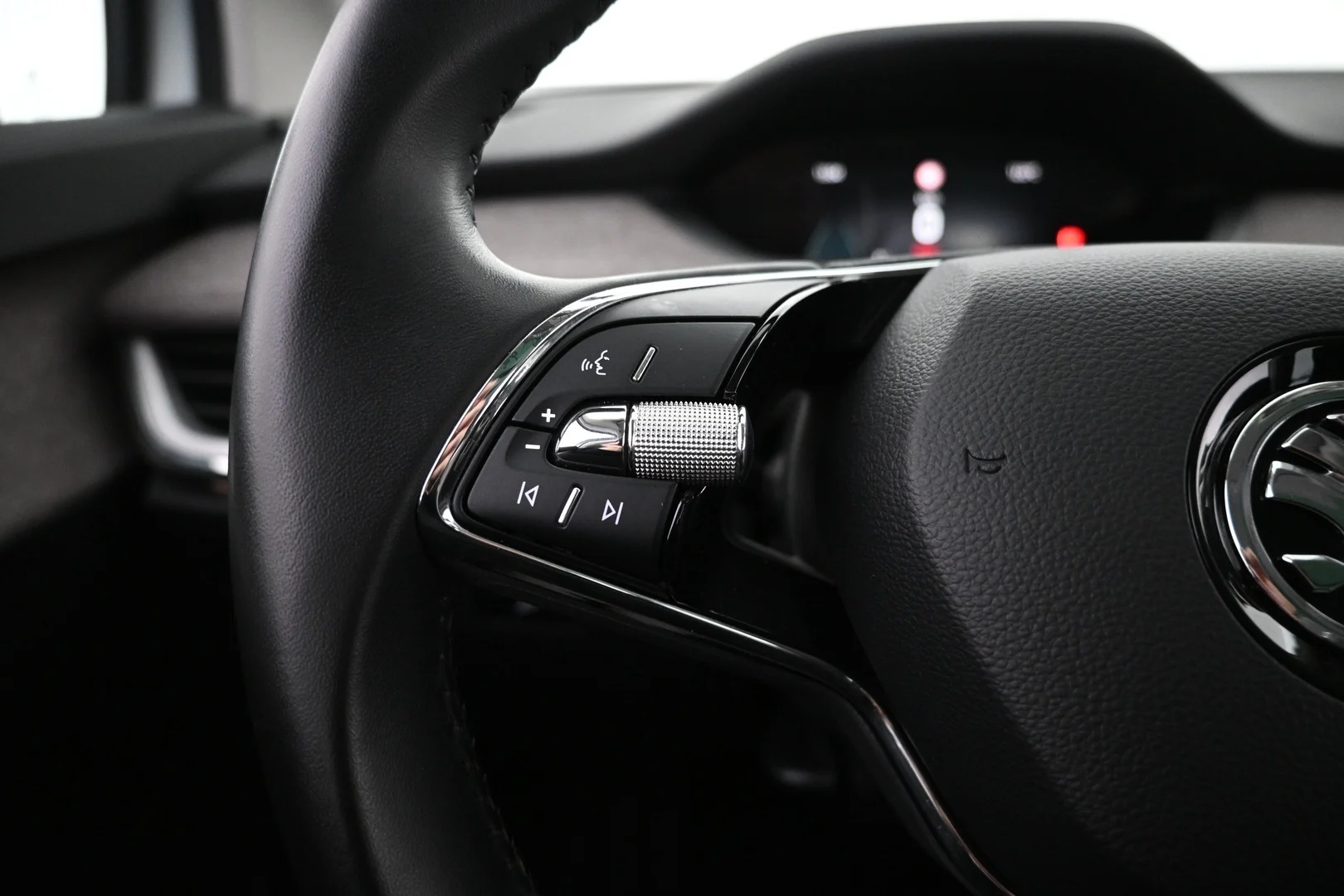 Car Image - 2u9giQqXkxyRvR6RnudEm8