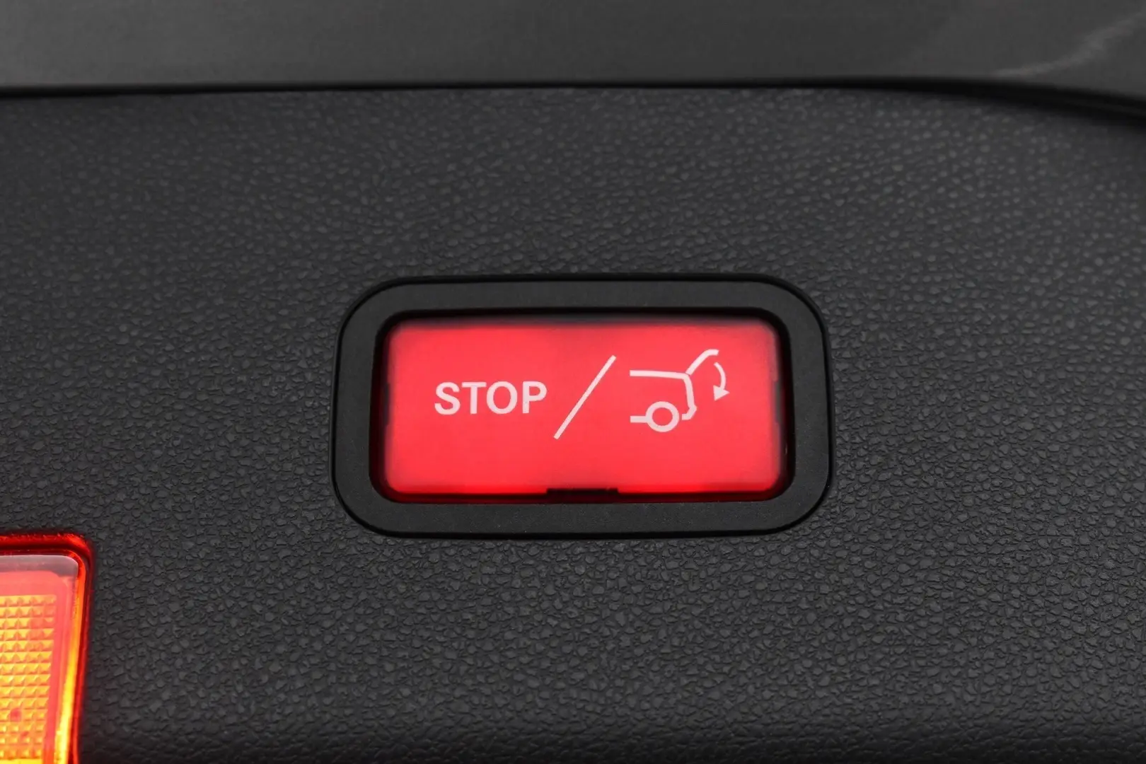 Car Image - VurVjVvmMNL2wUOImGjru