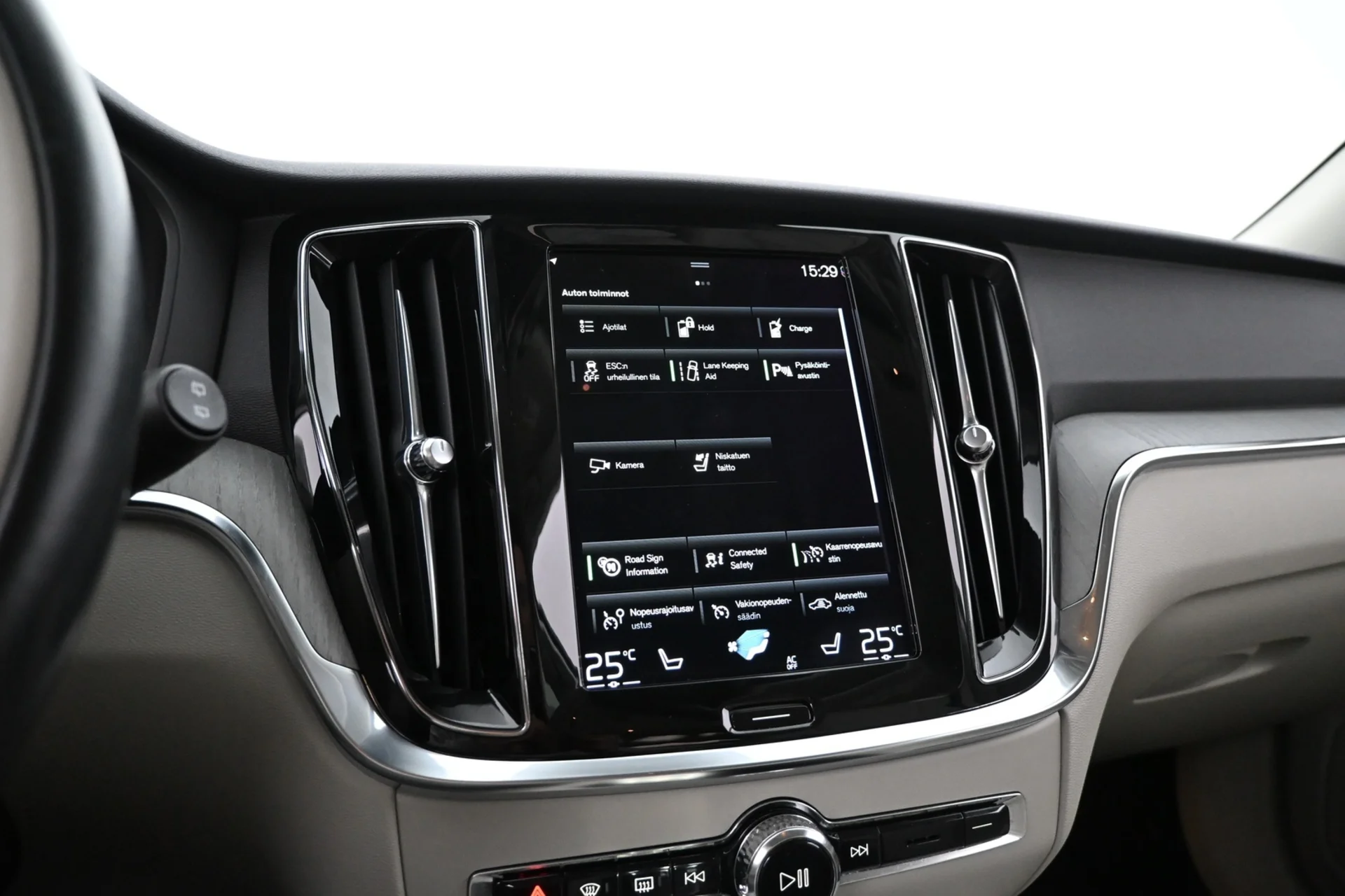 Car Image - BOeo3idWg761DcYUrPY8O