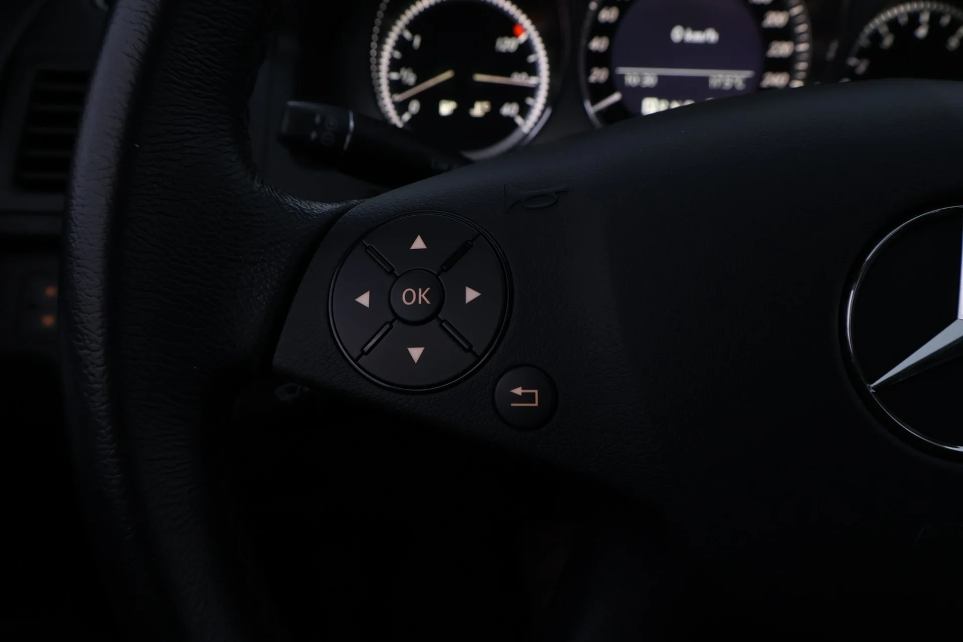 Car Image - SMsHdqU7bju599gQTtjmp