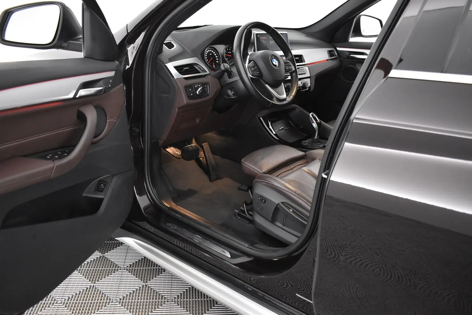 Car Image - 1BcrXf7zM4VyWaR5oYEuRp
