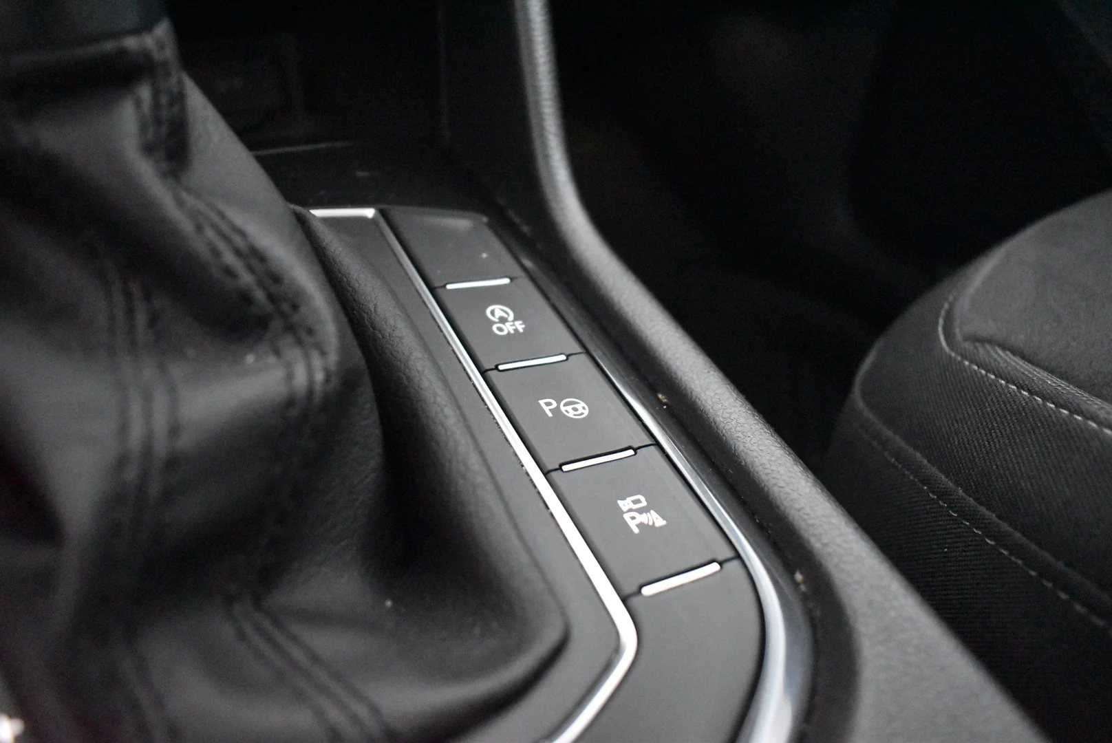 Car Image - 7MBUqWIdy4wViRUZf7mYTl