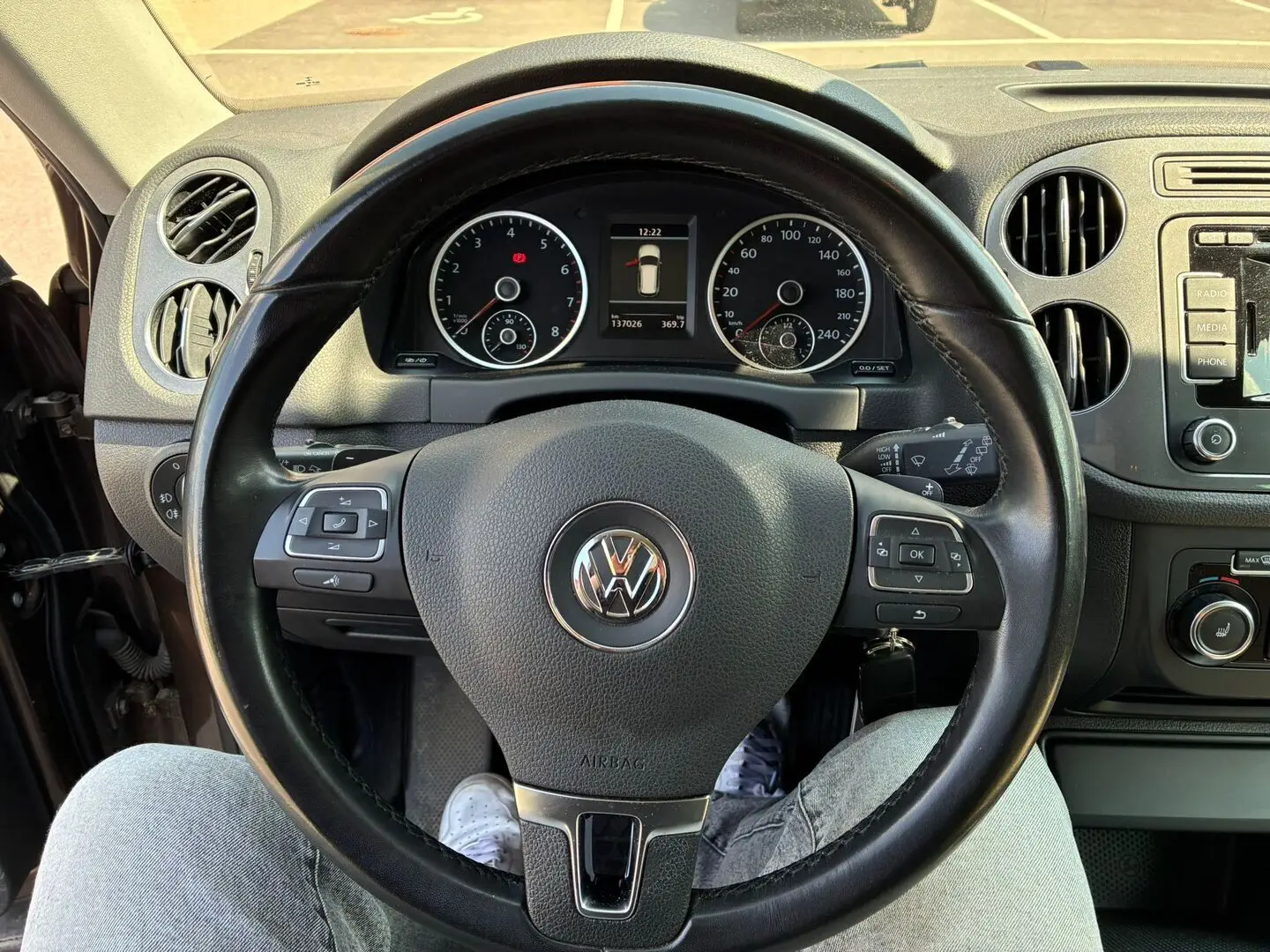 Car Image - OiYGCDM4vY56izpdijFyM