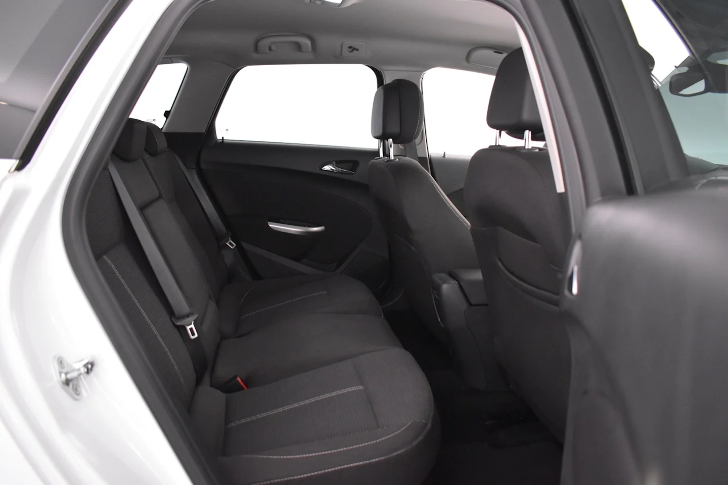 Car Image - 4yi3c1eNMZ28y8tkNreaqc