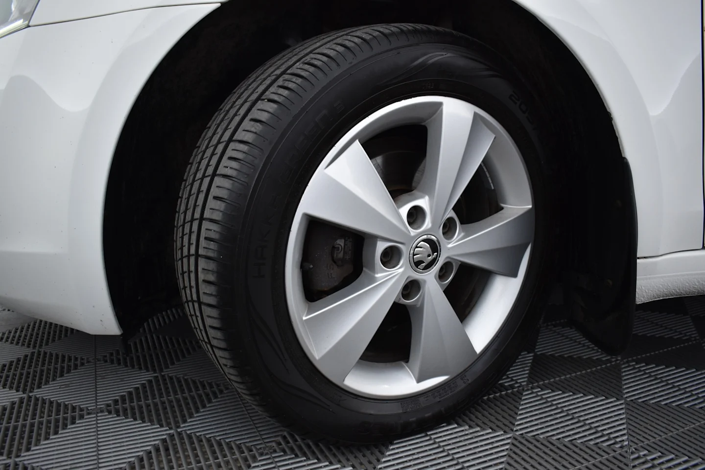 Car Image - 4bSYFC2lZryTqzlsXDJOZC