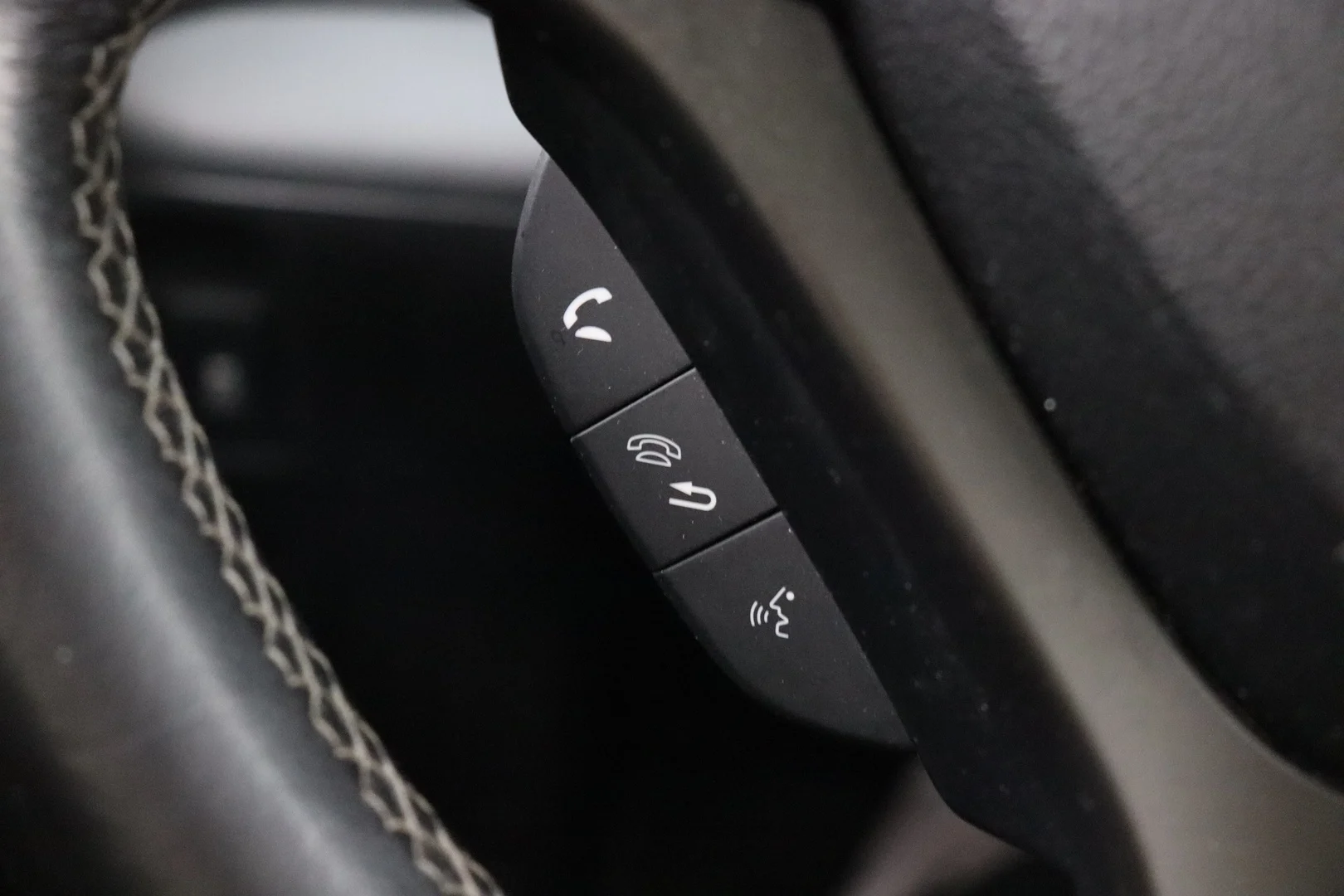 Car Image - 6Q7inZkICJj4pEdM0WeNG