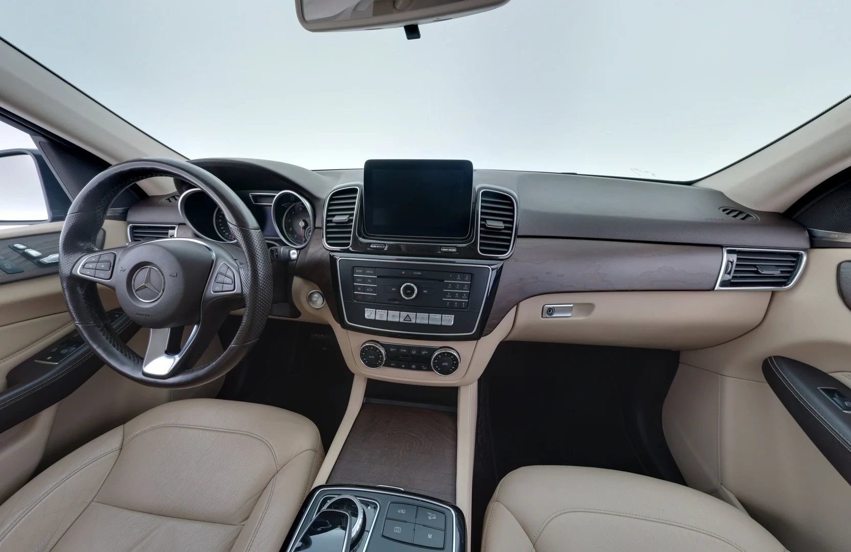 Car Image - 2QhEJfl5J3HzsHCX3ubMQO