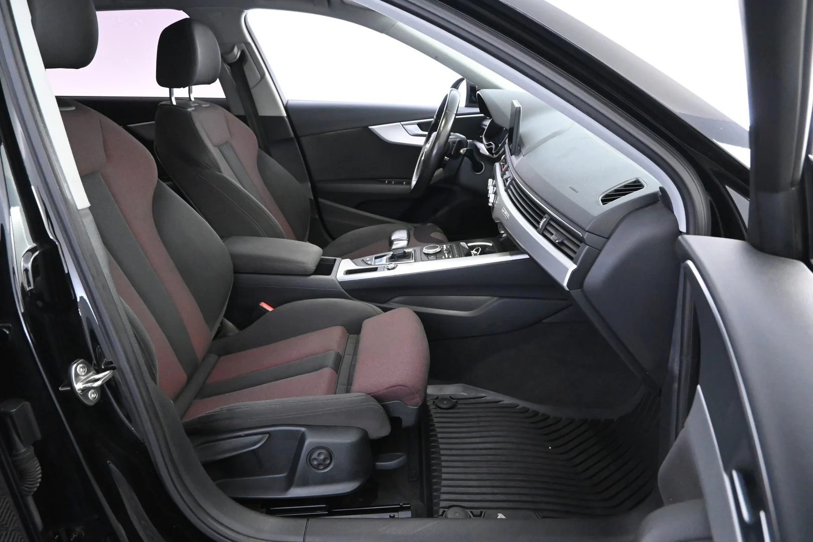 Car Image - 2A1Rk5YV7nTIVQNIiacGlt