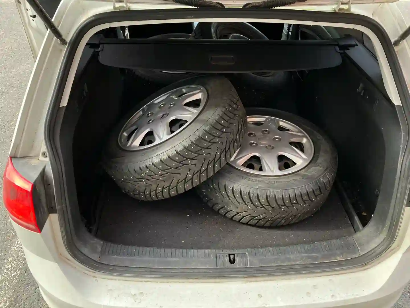 Car Image - 5cBbiYOCUp0A7VdWyXnrcr