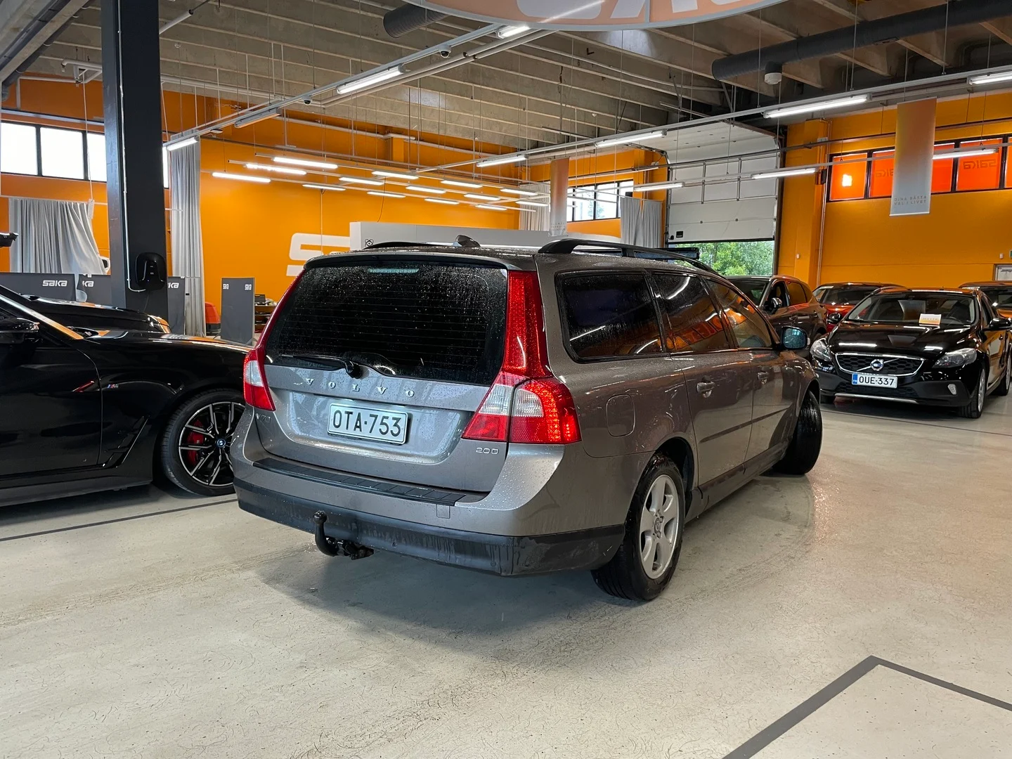 Car Image - 59vKdphFqa49YQIgQOLMpD