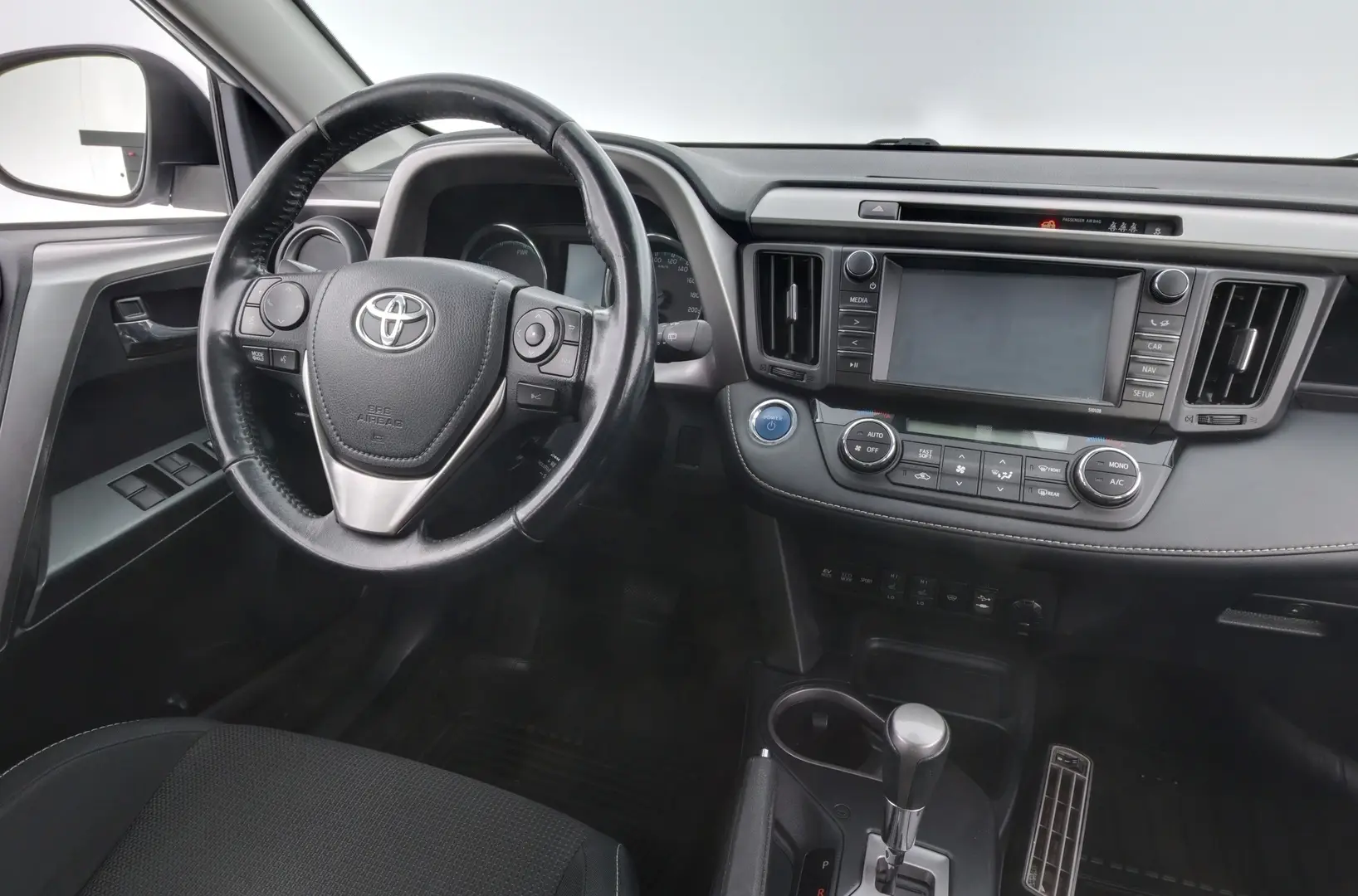 Car Image - 3R9uQyrhiu89yYY1yDeiW4