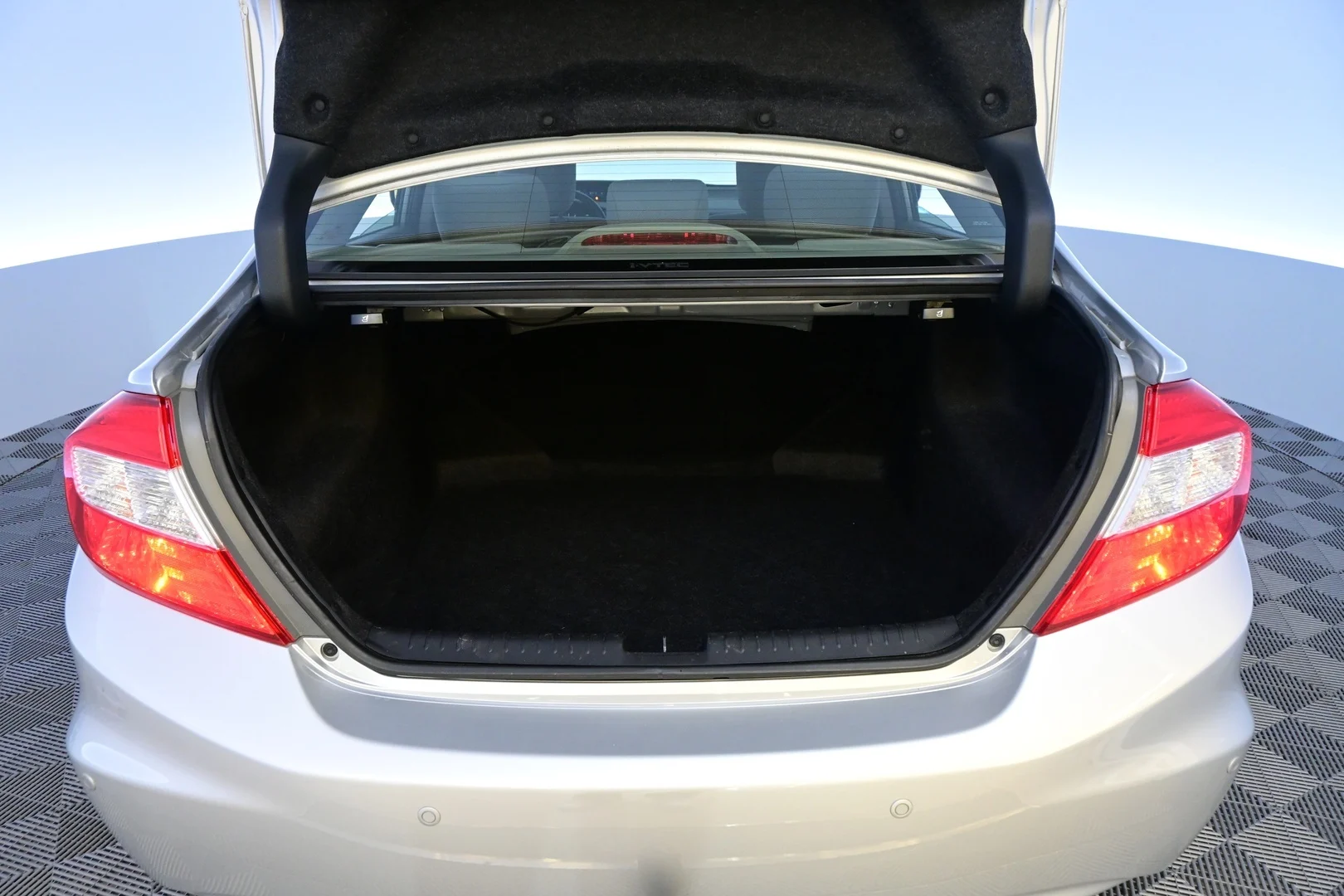 Car Image - 1f4SwXNc8sMZ8HlBVLTBwr