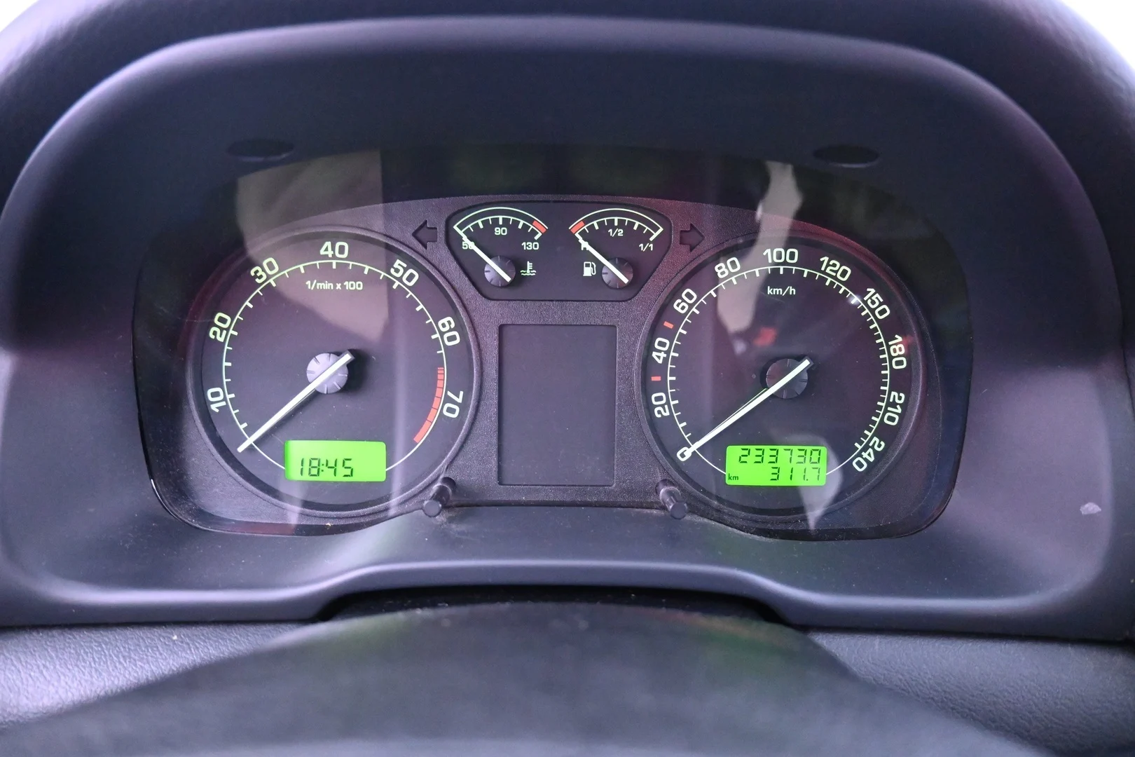 Car Image - 2L0oXsK3APjarkPiTFpnpW