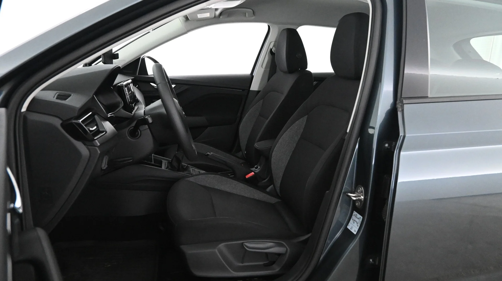 Car Image - 2bIPApfZgccO0YqcXAd8bm