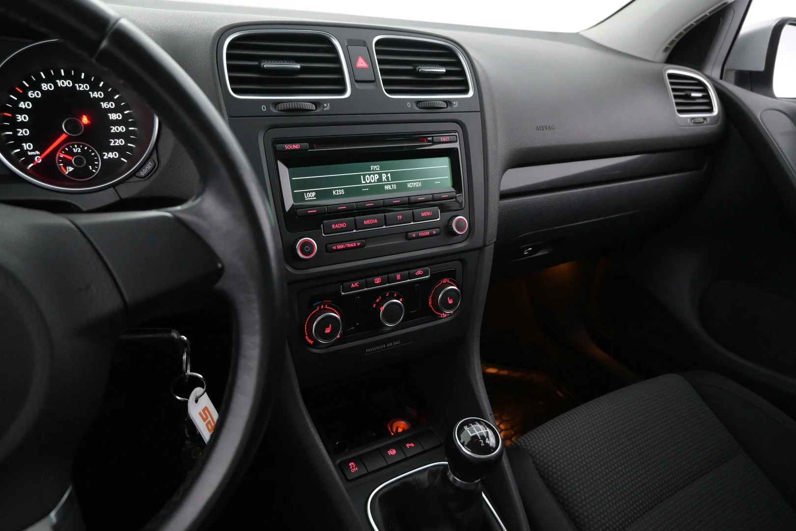 Car Image - 2usgDPVwMakDzvrrjnN9Lb