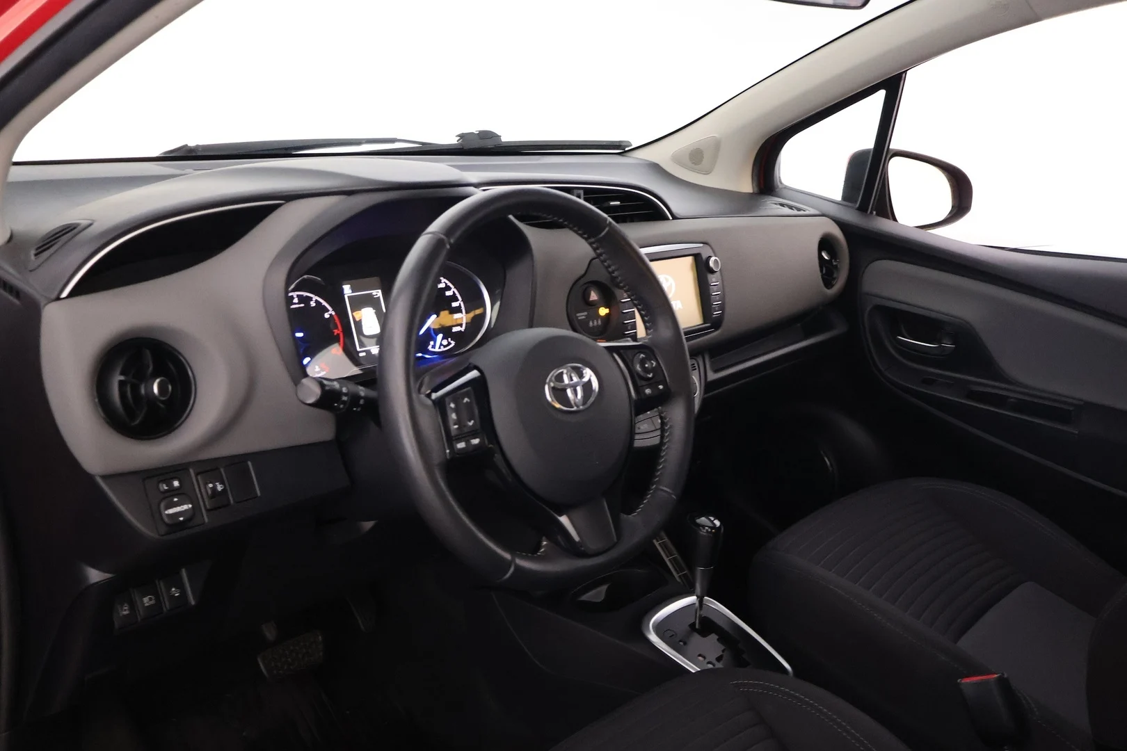 Car Image - 2F8nETpr8bbDjVylSBtZDK