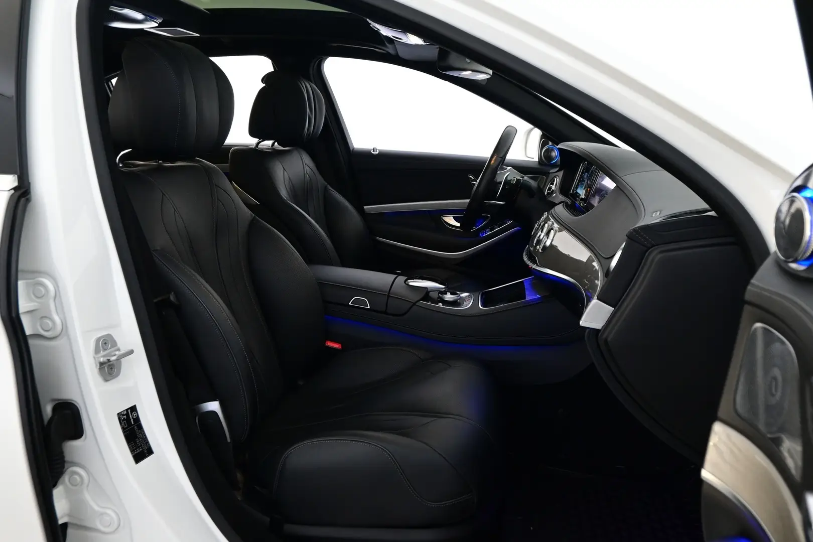 Car Image - 2D5pwRwp0TPwkIjVdKKqHT