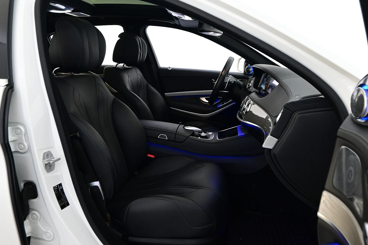 Car Image - 2D5pwRwp0TPwkIjVdKKqHT