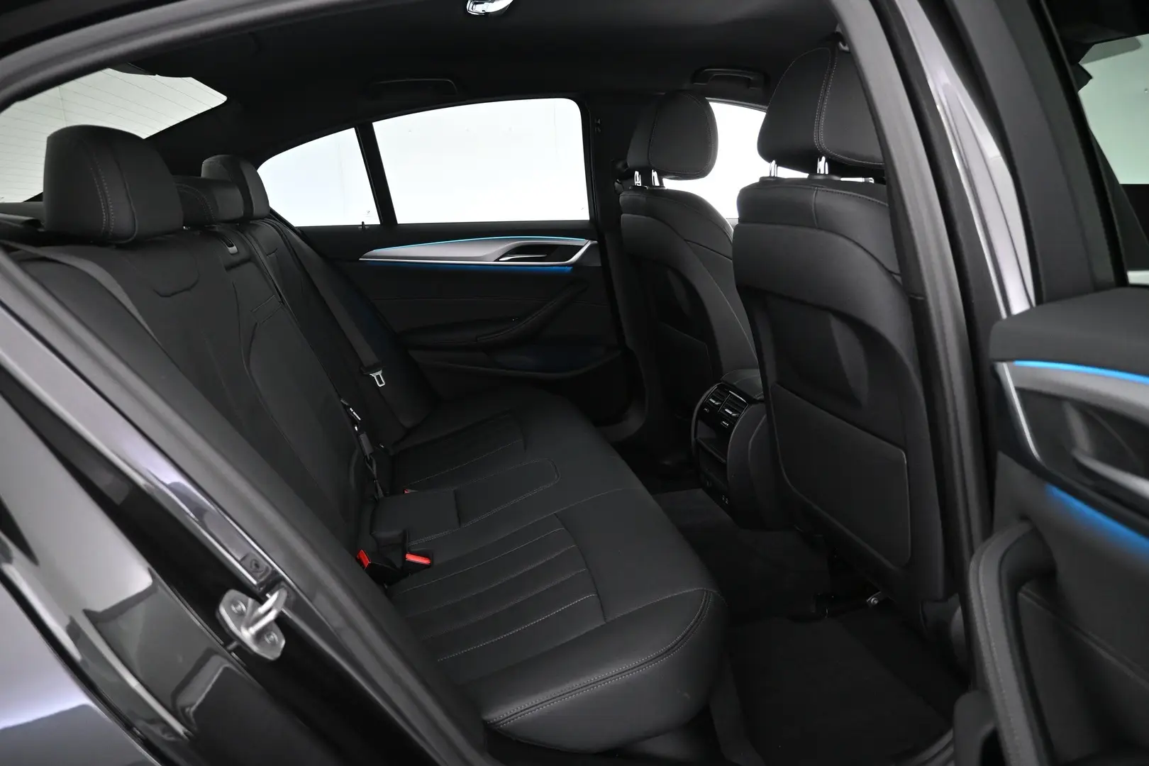 Car Image - 4CFbsftWQ6f1ESiVdTc7f