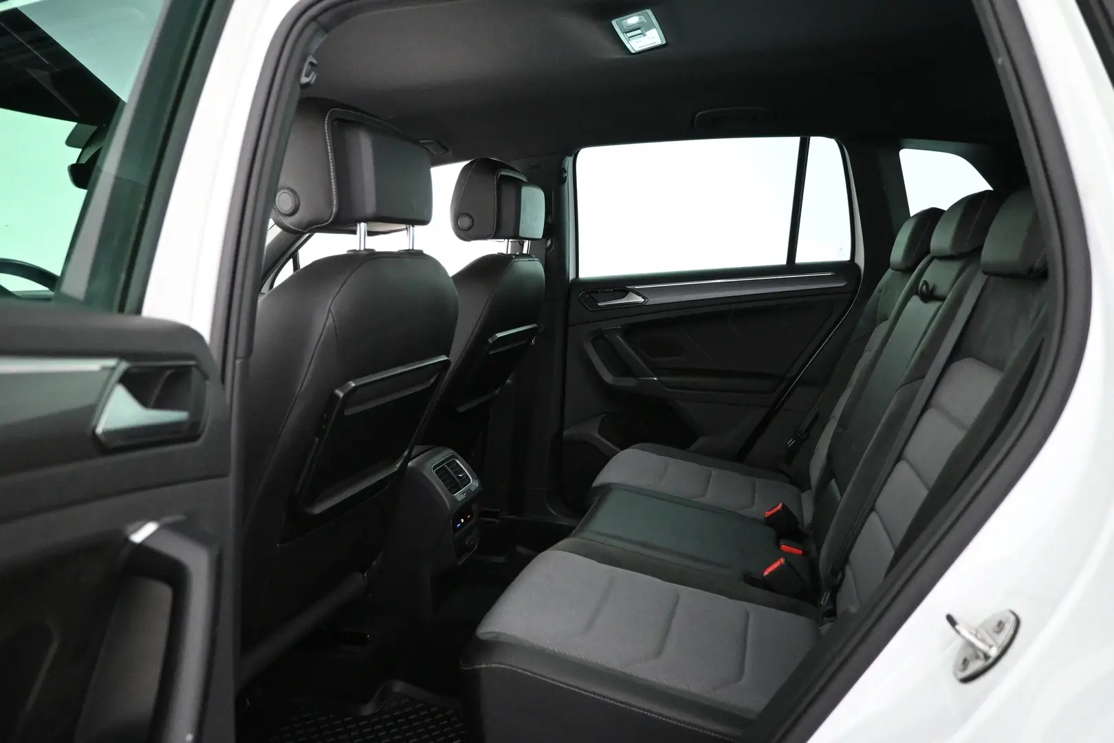 Car Image - 5EkAlc5touwqMjfZgjo9D2