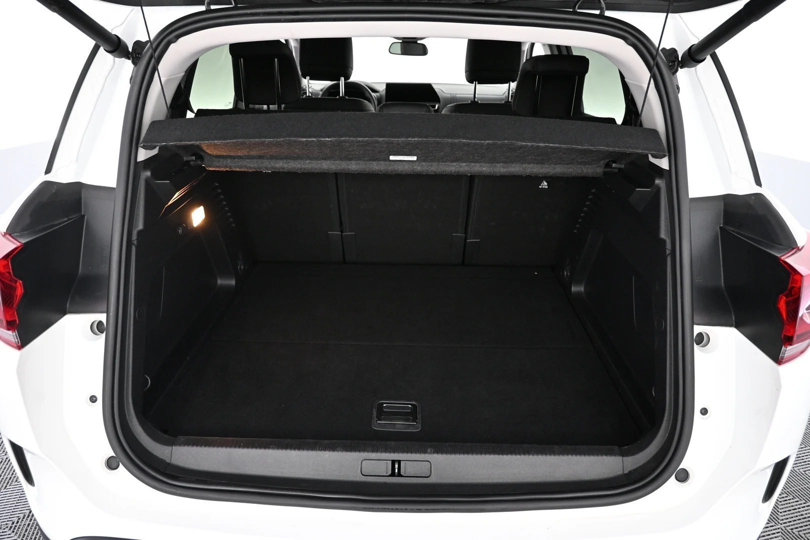 Car Image - 5IBj5Szh3St1B8x93B4OG7