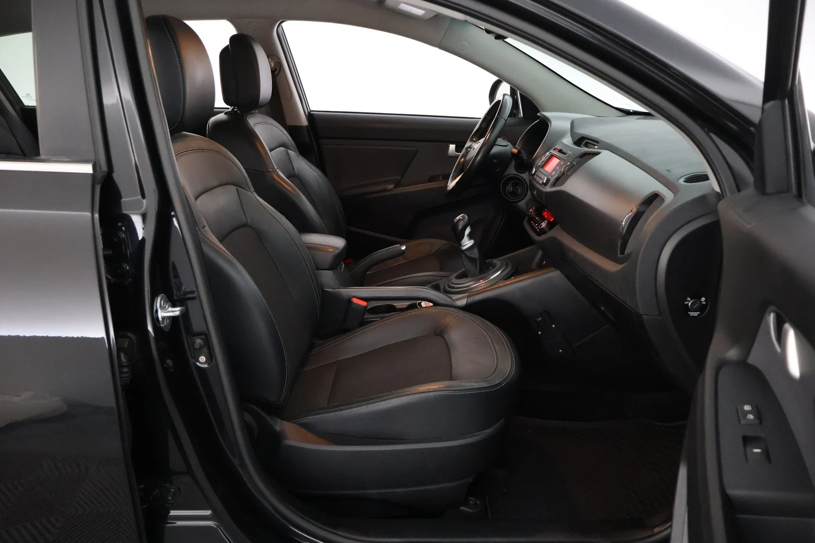 Car Image - 6raopTjJXkANRvoUD7Dd2R