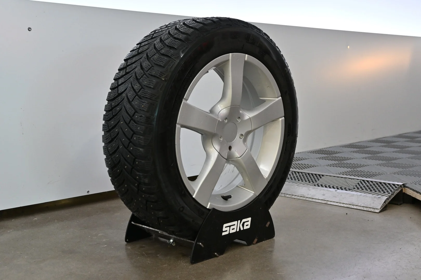 Car Image - 3MhS1sWgRrruTbBHU8jFfz