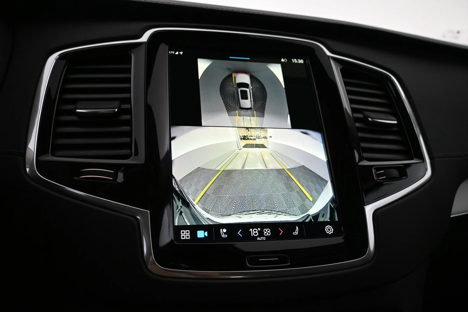 Car Image - 5LqwdIcnE2ESi2p8T2kZKU