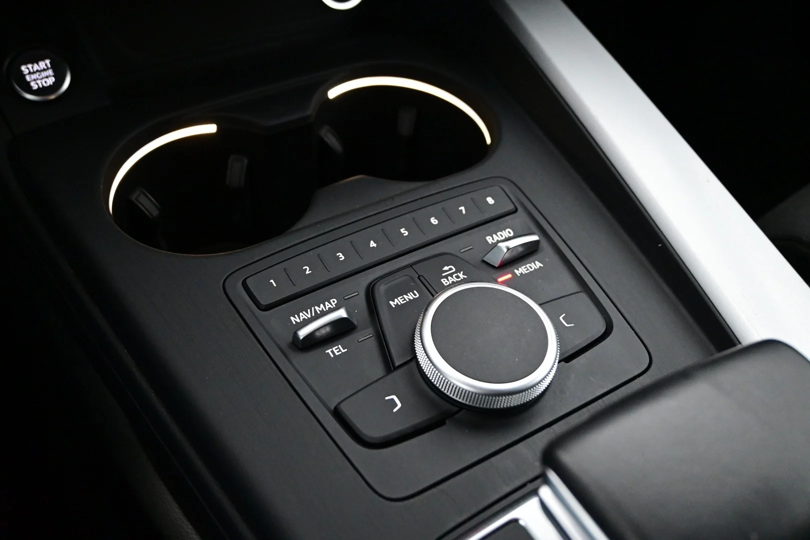 Car Image - 1aYcPEL33i1Z7Ka0vxQs1X