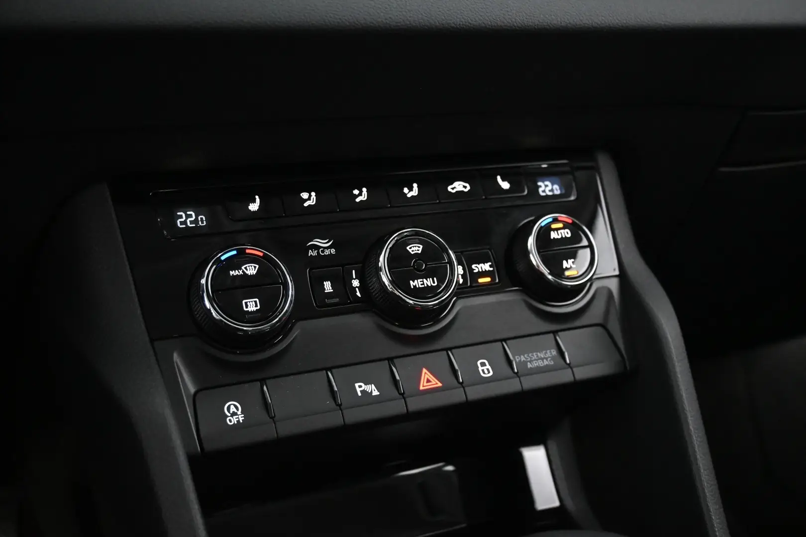 Car Image - 3gdt0Klgt3fzAcRSbKzNHr