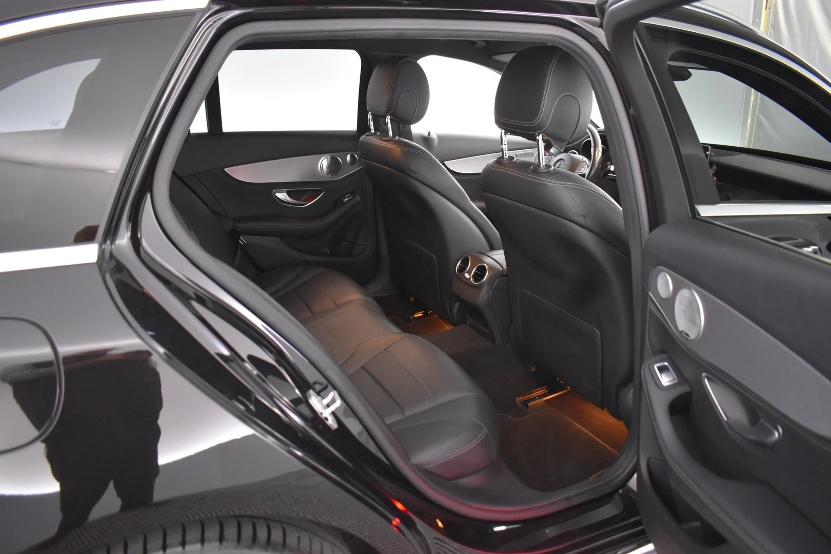 Car Image - 7B4nDk9cmQOnFkFOFq24vM