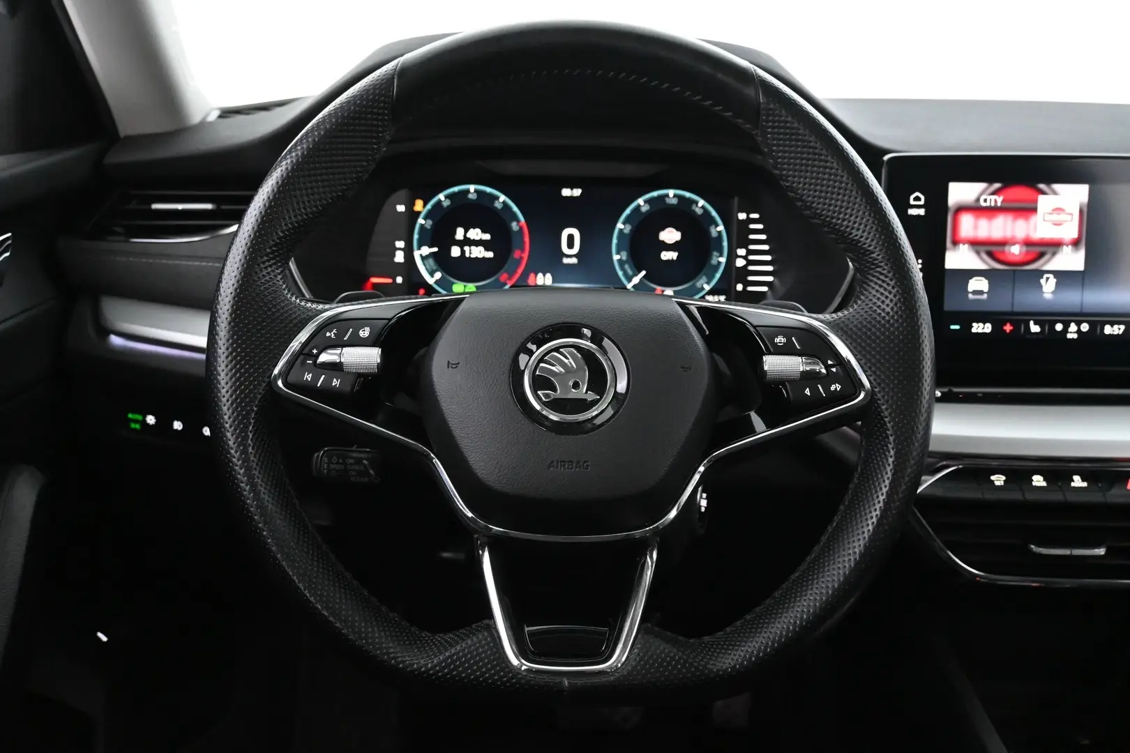Car Image - 6CYiivnPxrrJjA8Qp4qq6s