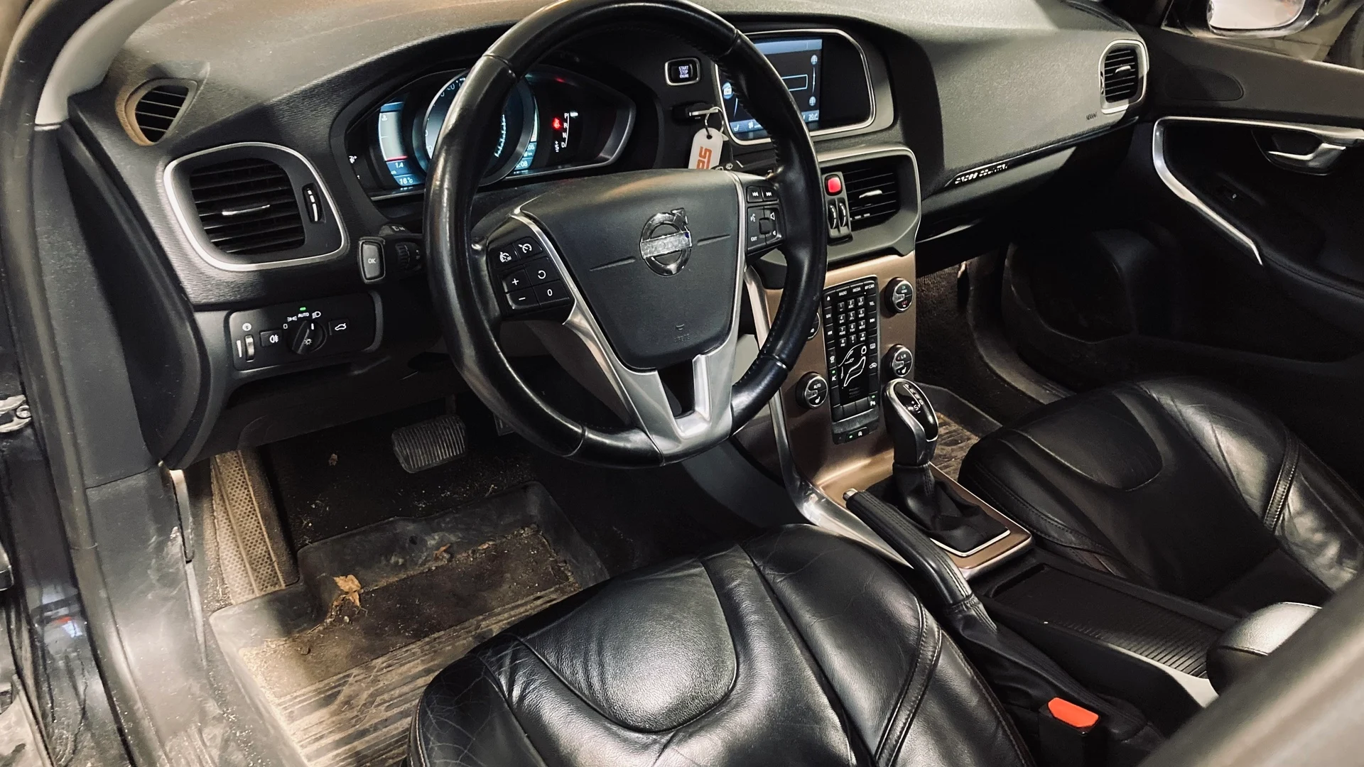 Car Image - 2eUTGlF9oZAcJQNX8diIft