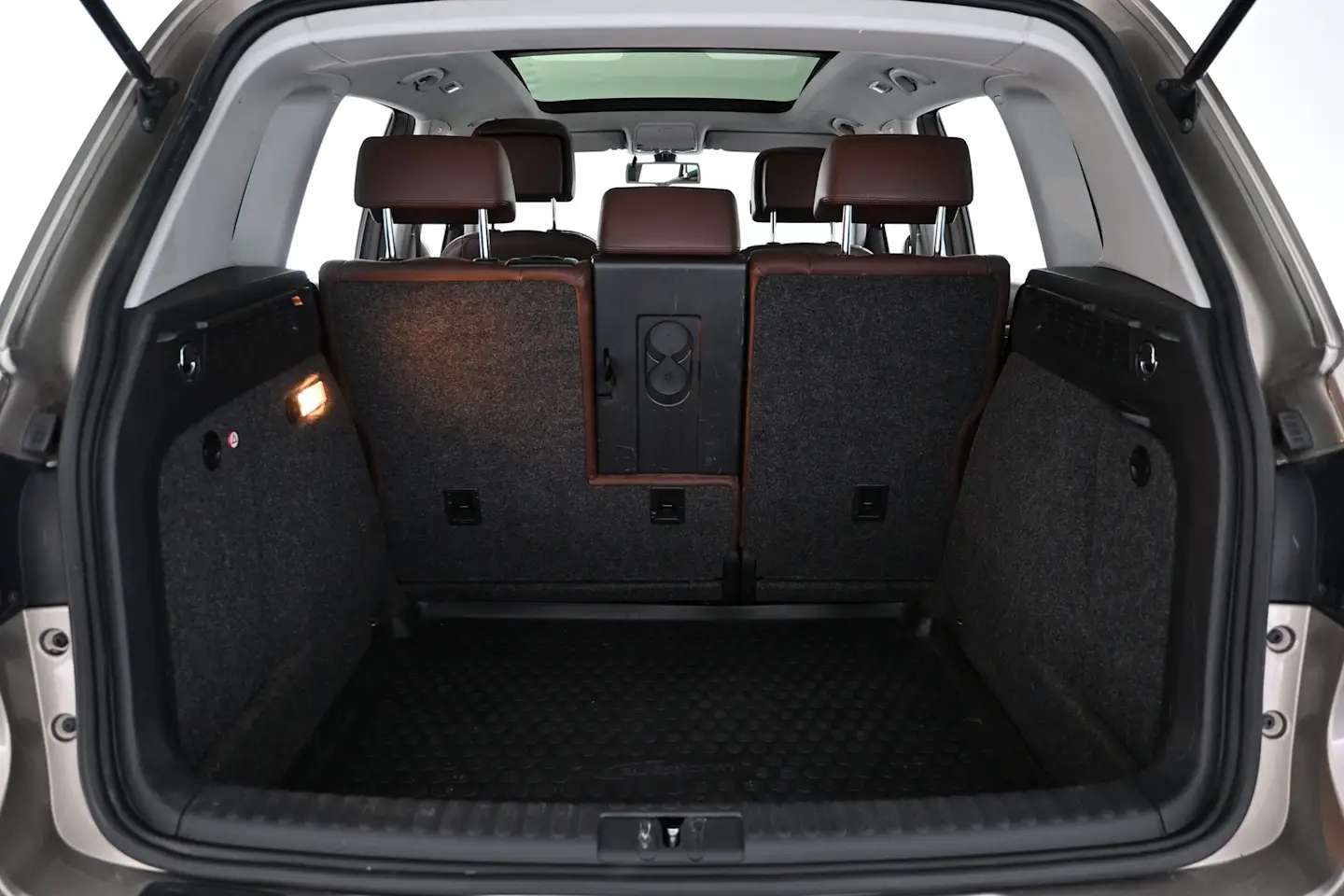 Car Image - 3GjfxGwrLMsevrqzl53e1D