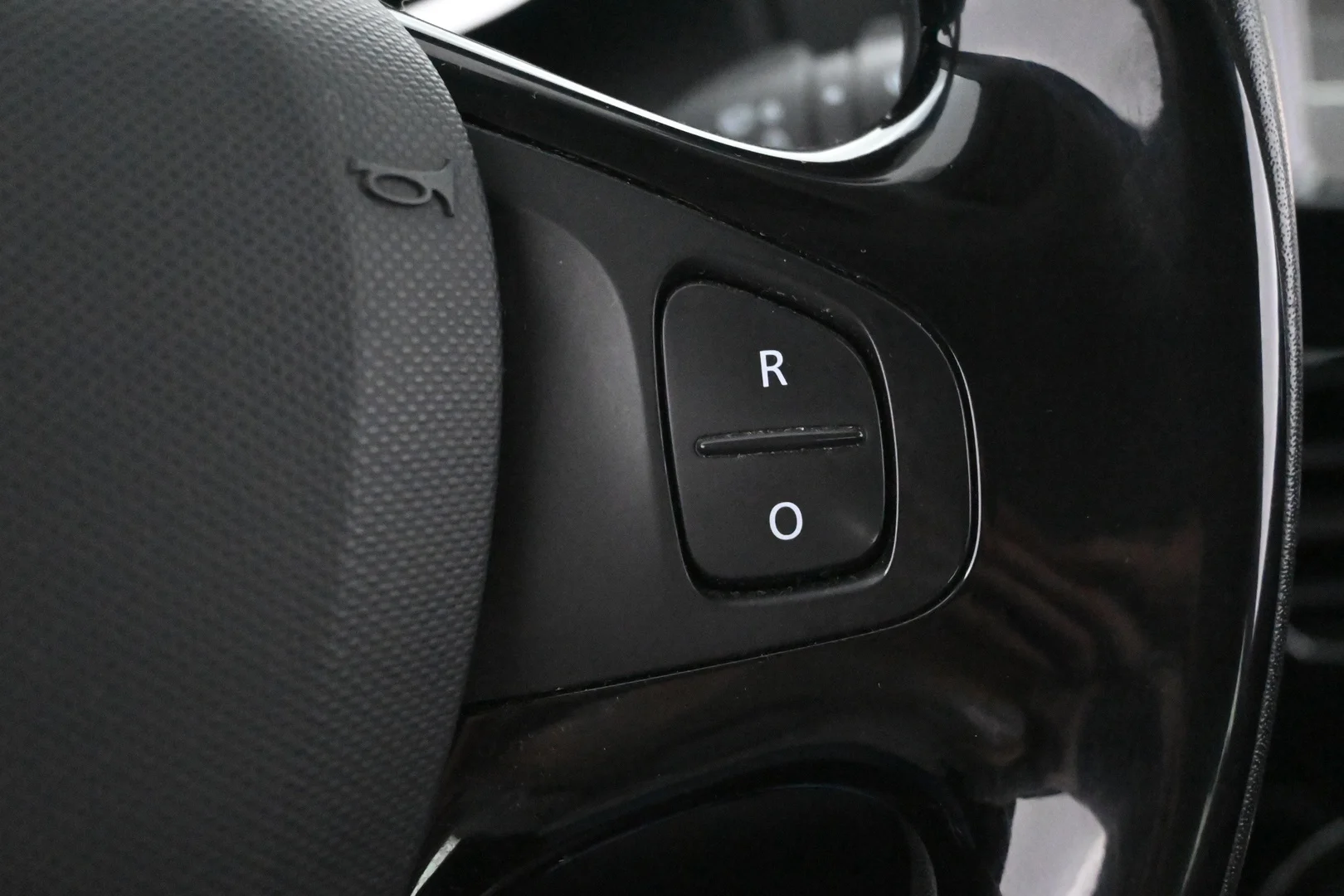 Car Image - 329kYn9MKd25m6SXagusnl
