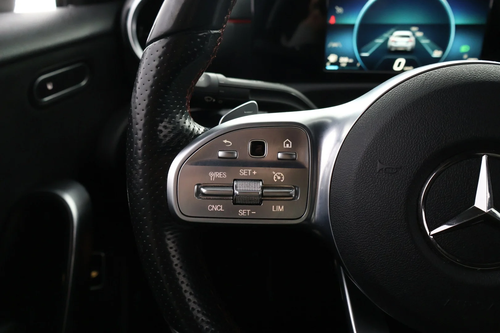 Car Image - 1R4ozGsYT9EQ4dJsfLam7V