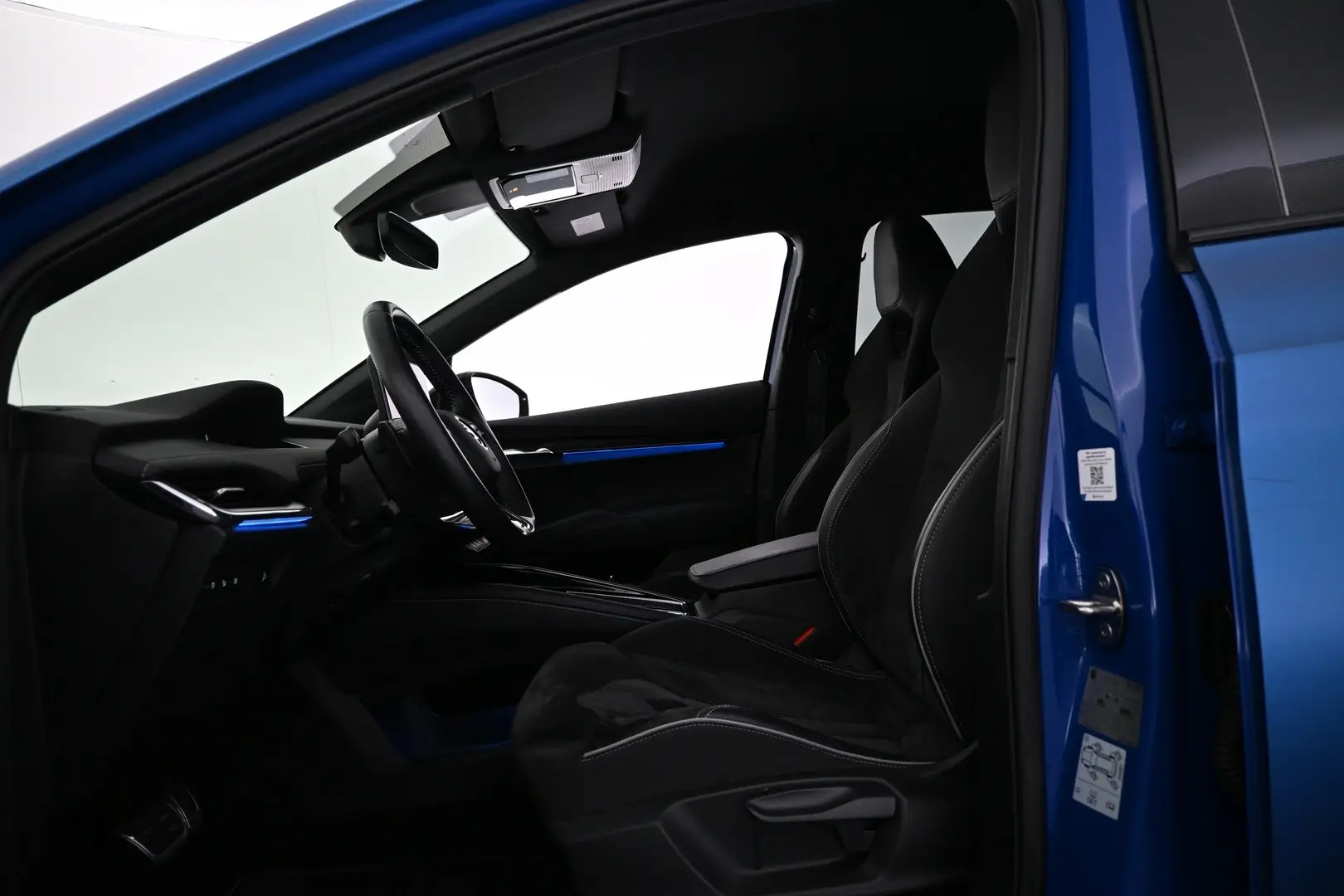 Car Image - 60cB9zzfq0iPbJJnD5TeIa