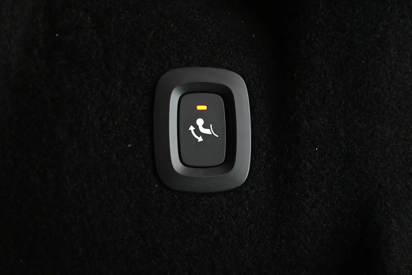 Car Image - m2boAQbSxQxH1pFwrENaH