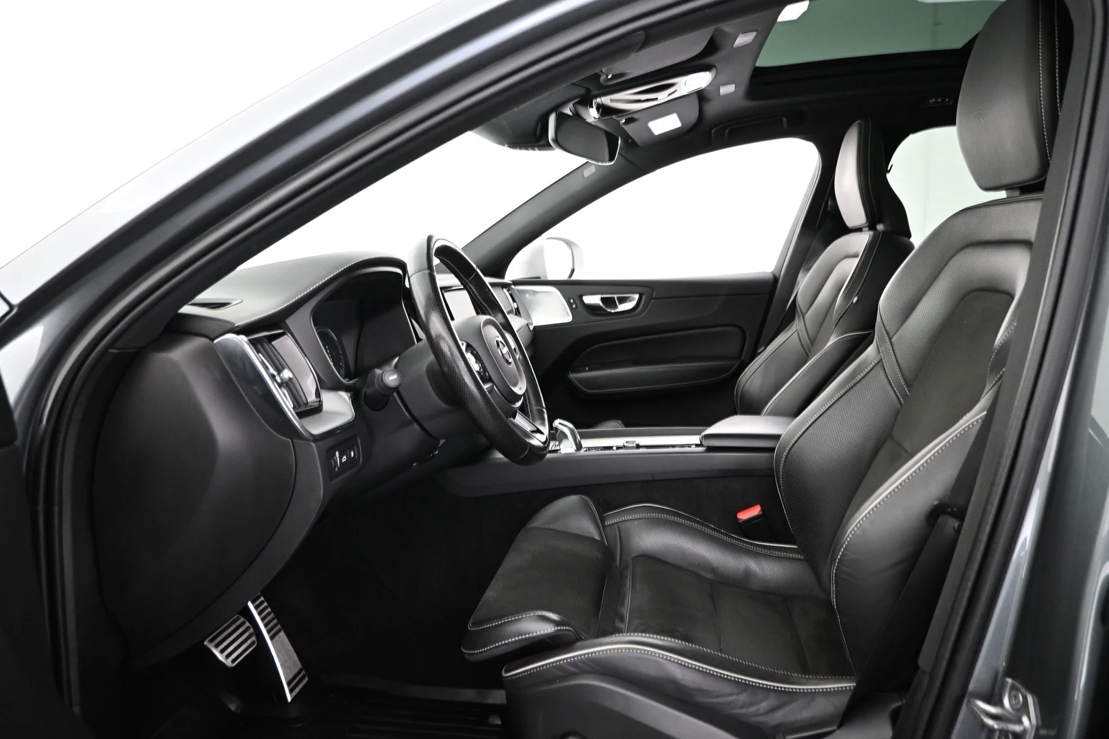 Car Image - 5r2MYiYjEUkUbzwskq8FA4