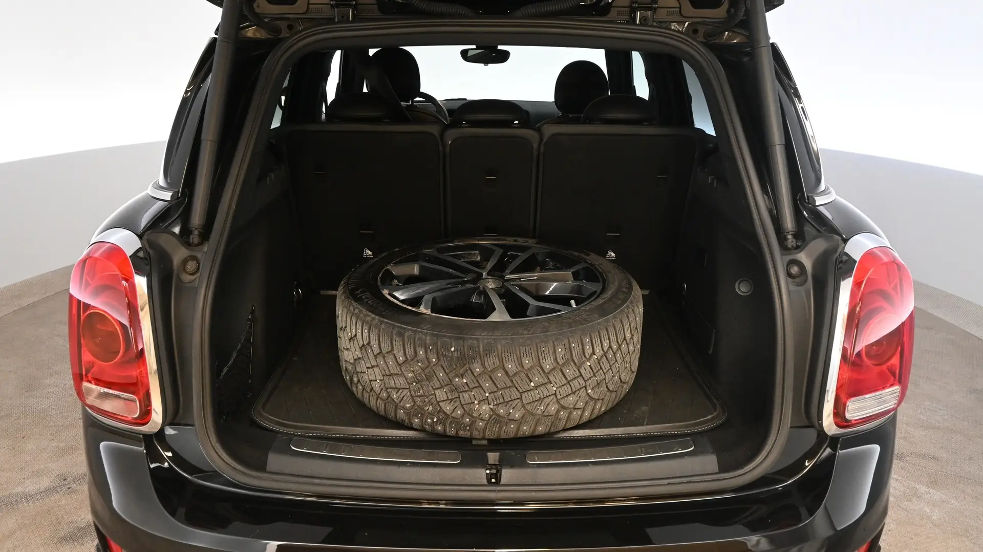 Car Image - 4KFSZ8nj8iIPlmlJsy7m5D