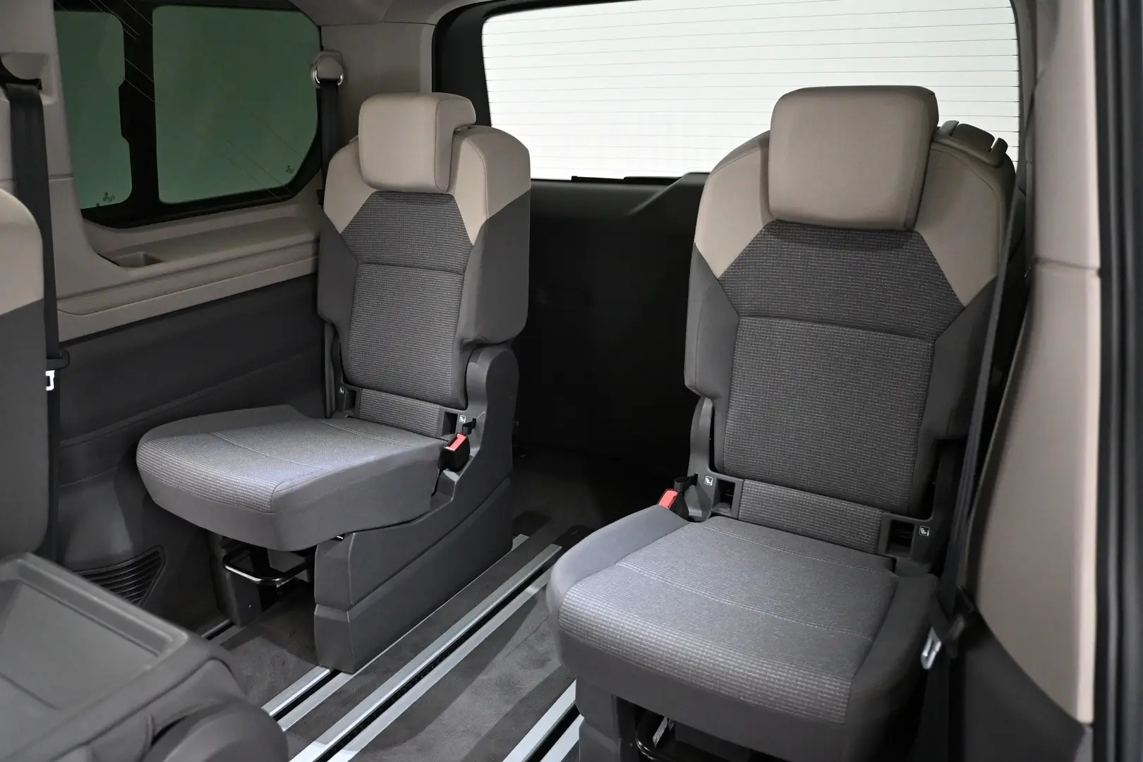 Car Image - 6XWdgjwsJCiUn8DkzhpUsU